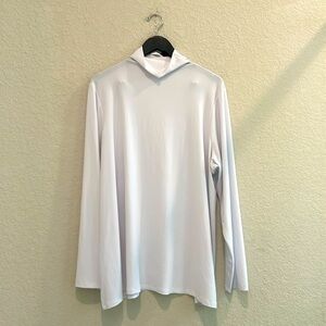 White halogen turtleneck size 4x